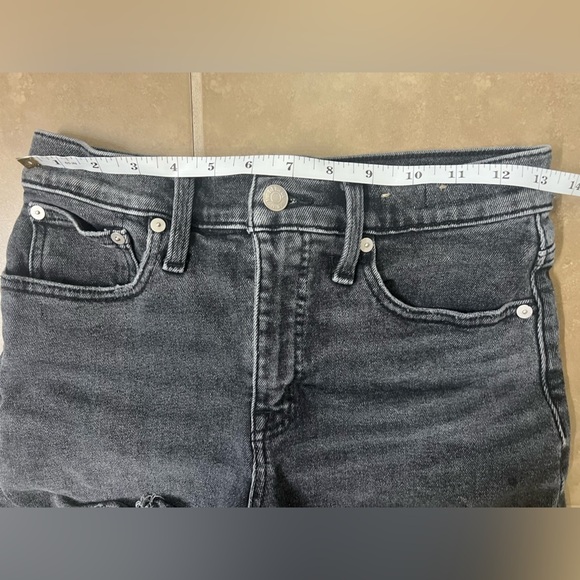 Madewell High-Rise Denim Shorts - Picture 3 of 4